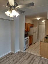 300 S Roselle Rd in Schaumburg, IL - Building Photo - Building Photo