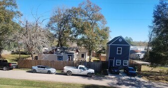 9974 Elder in Willis, TX - Building Photo