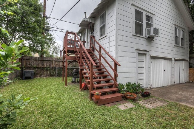 property at 1023 Woodland St