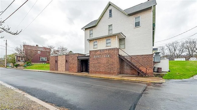 1700 Washington St, Unit Apt A in Greensburg, PA - Building Photo - Building Photo