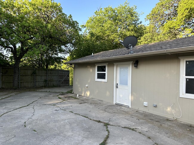 1926 Laurelwood Dr in Denton, TX - Building Photo - Building Photo