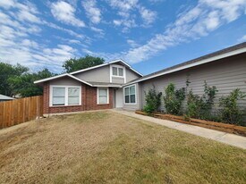 7729 Ridge Mist Dr in San Antonio, TX - Building Photo