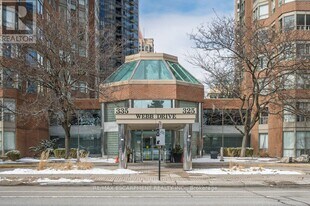 335 Webb Dr in Mississauga, ON - Building Photo