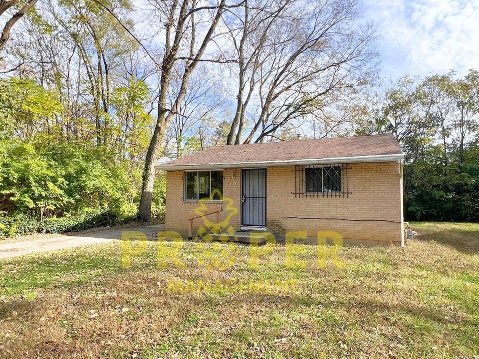 1644 Linnbrook Dr in Dayton, OH - Building Photo