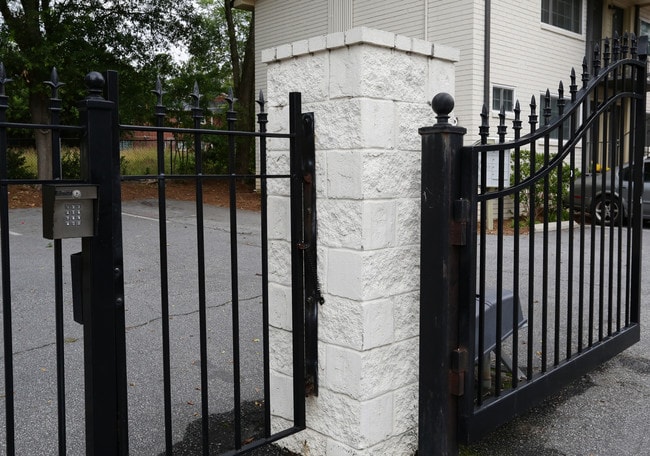 Peachtree Avenue Apartments in Atlanta, GA - Building Photo - Building Photo