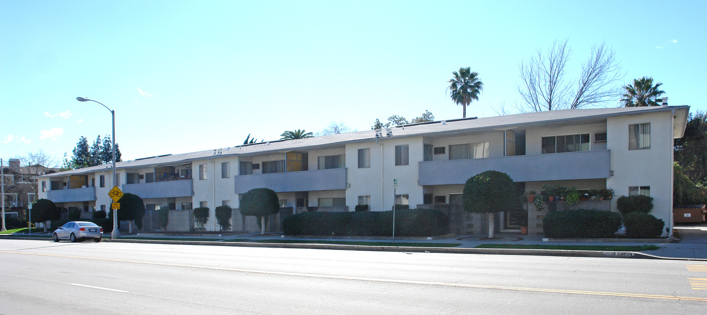 1300 Cordova St in Pasadena, CA - Building Photo