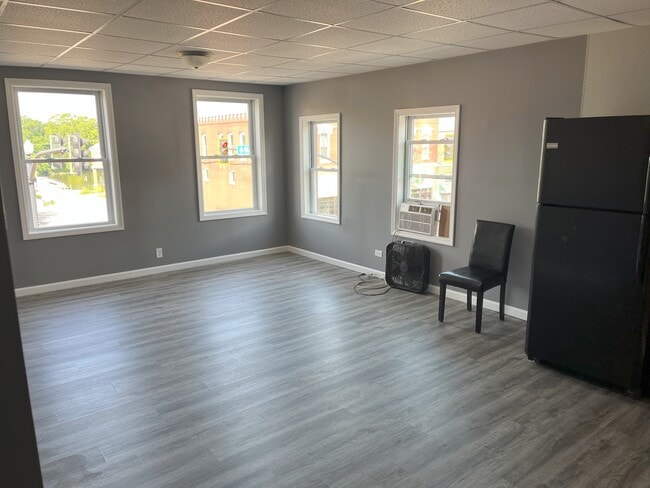 505 E 3rd St, Unit 3