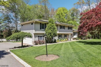 275 Sycamore Ct in Wyckoff, NJ - Building Photo - Building Photo