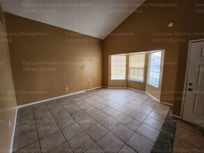 5913 El Camino Ave in Bakersfield, CA - Building Photo - Building Photo
