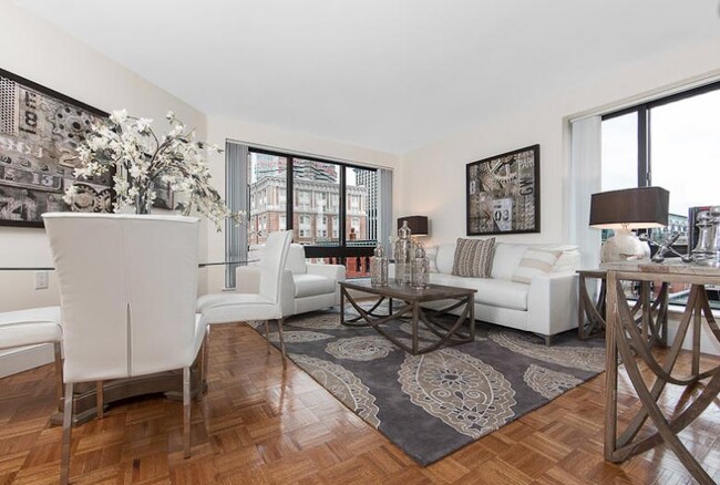 11 Newbury St, Unit 412