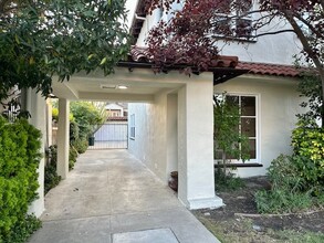 141 N Le Doux Rd in Beverly Hills, CA - Building Photo - Building Photo