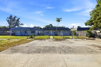 1439 NW 8th Ave in Fort Lauderdale, FL - Building Photo - Building Photo