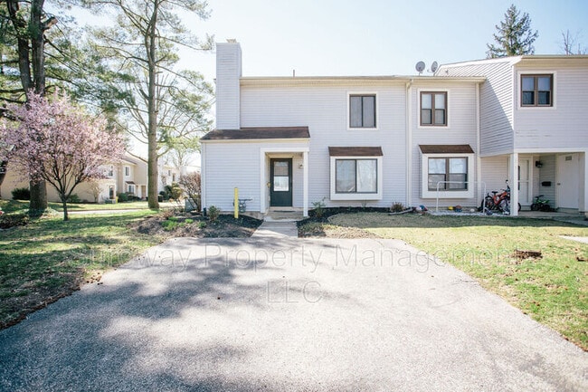 property at 207 Empress Ct