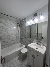 1550 N Lake Shore Dr, Unit 2F in Chicago, IL - Foto de edificio - Building Photo