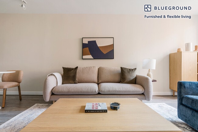 1200 N Veitch St, Unit GO FL4-ID1183 in Arlington, VA - Foto de edificio - Building Photo