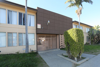 3905 Stevely Ave in Los Angeles, CA - Foto de edificio - Building Photo