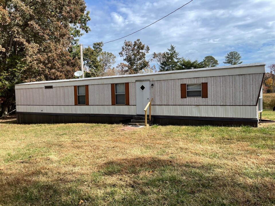 3199 Tommy Cox Rd in Ramseur, NC - Building Photo