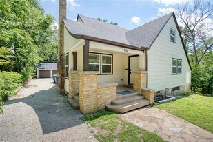 1408 W Main St in Denison, TX - Building Photo