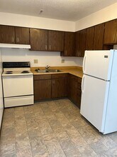 Robinwood Apartments in Hiawatha, IA - Foto de edificio - Building Photo