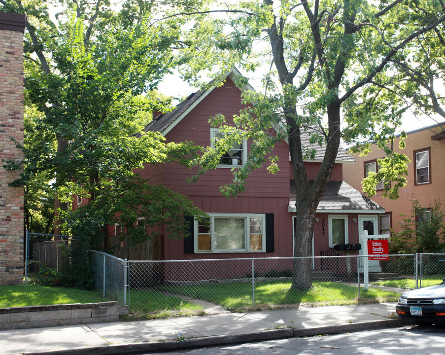 3043 Grand Ave S in Minneapolis, MN - Foto de edificio