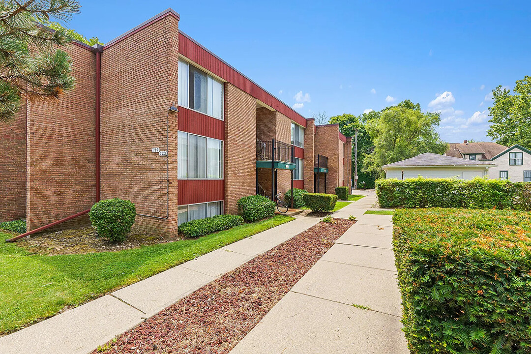 Colony Apartments in Ypsilanti, MI - Building Photo