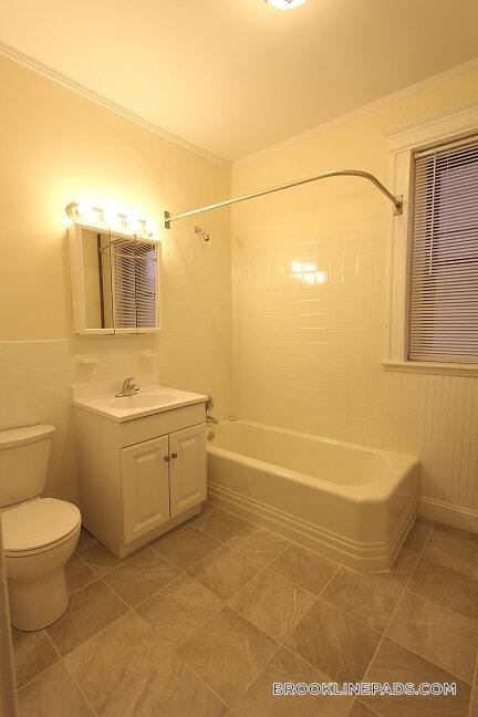 281 St Paul St in Brookline, MA - Building Photo - Building Photo