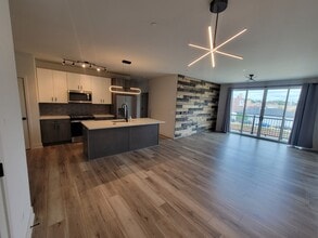 302 W Liberty Dr in Wheaton, IL - Building Photo - Building Photo