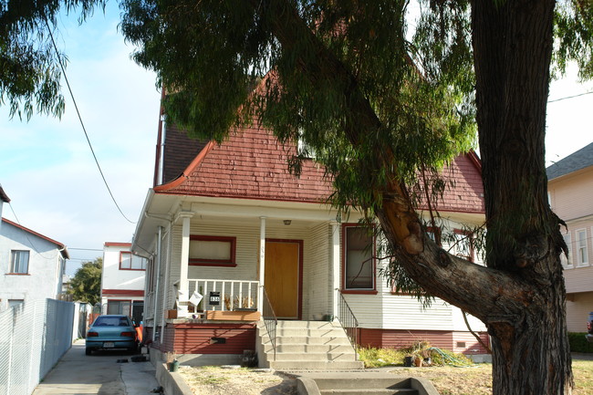 832-836 37th St in Oakland, CA - Foto de edificio - Building Photo