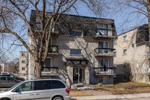 403 Copernic Av in Laval, QC - Building Photo