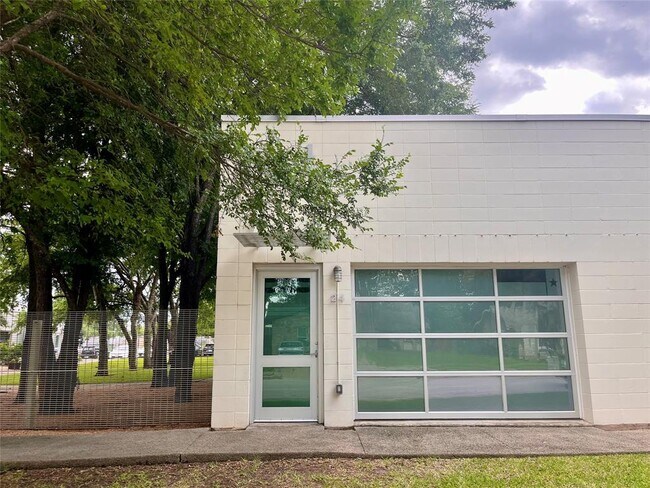 property at 902 Gardner Rd