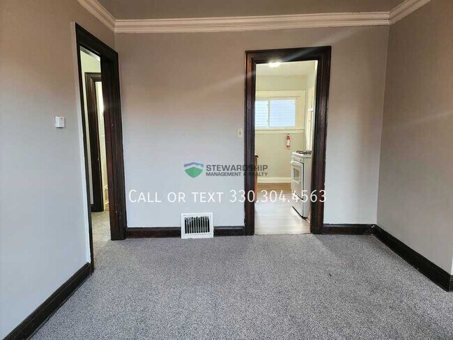 916-918 Peckham St in Akron, OH - Foto de edificio - Building Photo