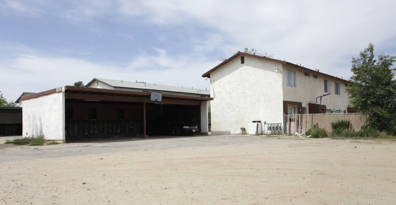 18202 Casaba Rd in Adelanto, CA - Building Photo