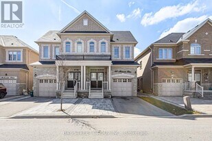 60 Mohandas Dr in Markham, ON - Building Photo