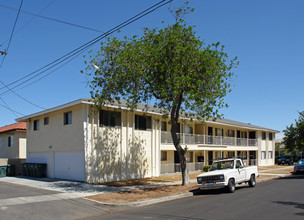 Luprinto East in Corona, CA - Building Photo - Building Photo