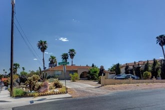 3485 Shamrock Ave in Las Vegas, NV - Foto de edificio - Building Photo