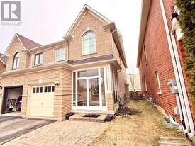 65 Princess Diana Dr in Markham, ON - Building Photo
