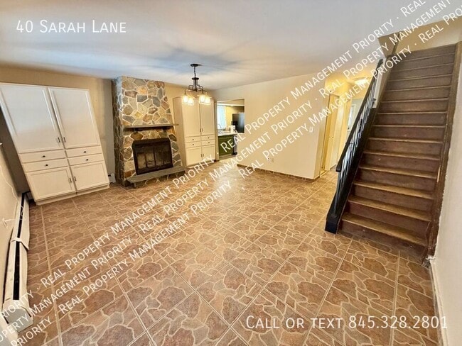 40 Sarah Ln in Middletown, NY - Building Photo - Building Photo