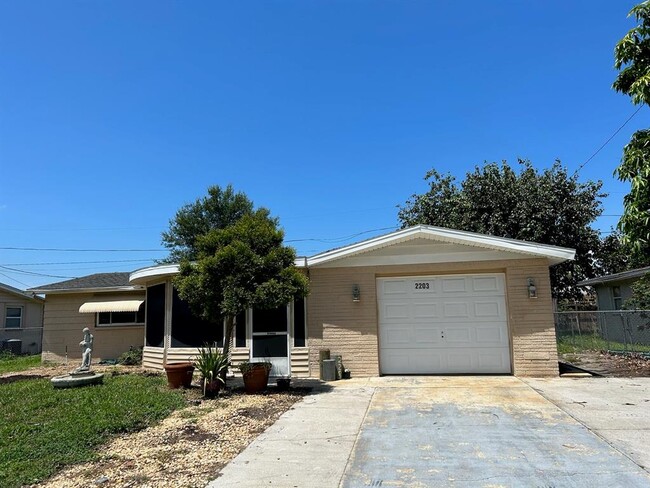 property at 2203 Maureen Dr