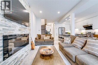 16 Dayman Dr in Hamilton, ON - Building Photo - Building Photo