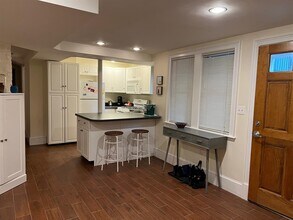 20 Highland Ave, Unit 1 in Cambridge, MA - Foto de edificio - Building Photo