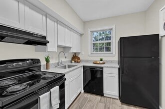 Highland Ridge in Capitol Heights, MD - Foto de edificio - Building Photo