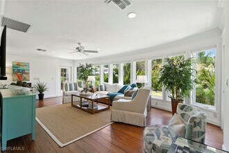2700 Treasure Ln in Naples, FL - Building Photo - Building Photo