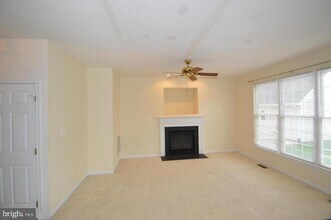 42555 Pelican Dr in South Riding, VA - Building Photo - Building Photo