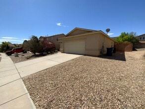 3541 High Plains St SW in Los Lunas, NM - Building Photo - Building Photo
