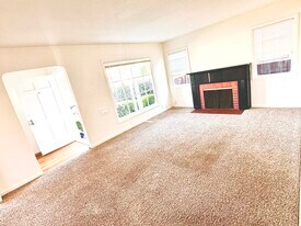 82 E Rosemary Ln in Campbell, CA - Building Photo