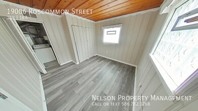 19006 Roscommon St in Harper Woods, MI - Building Photo - Building Photo