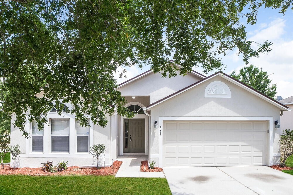 2925 White Magnolia Loop in Clermont, FL - Building Photo