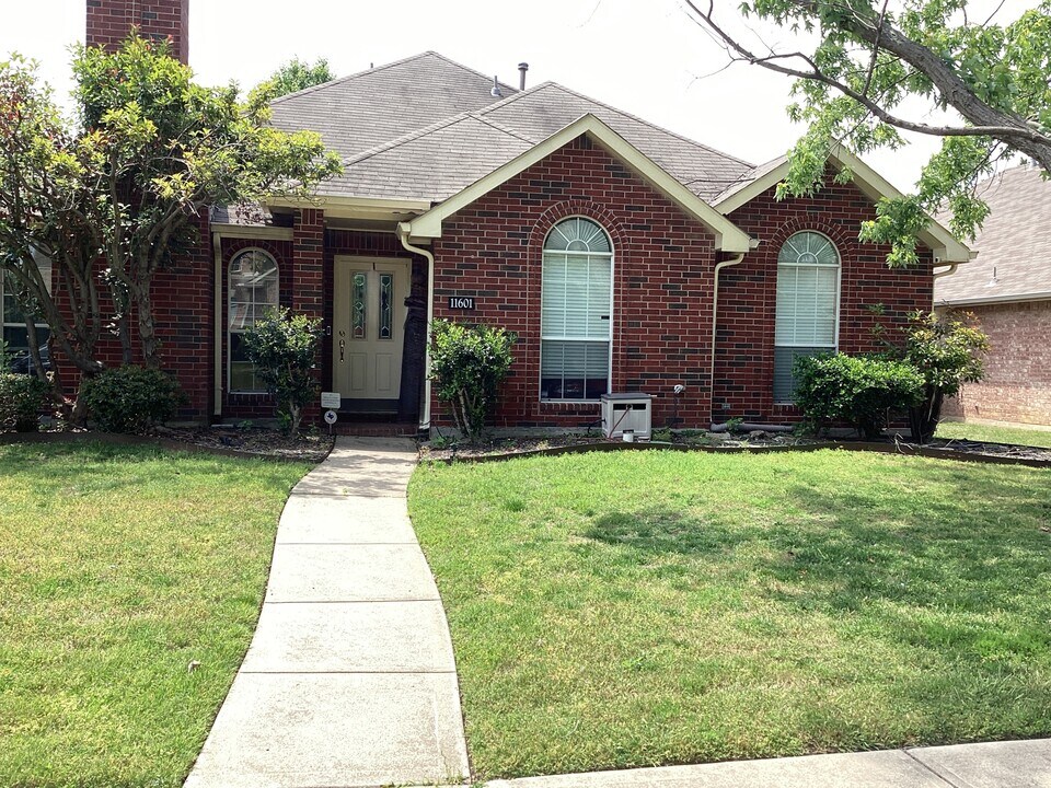 11601 Wingfield Ln in Frisco, TX - Building Photo