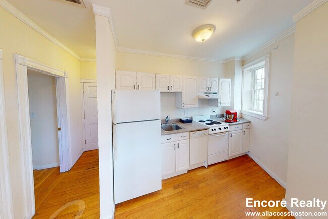 8 Bishop Richard Allen Dr, Unit 2 in Cambridge, MA - Building Photo - Building Photo