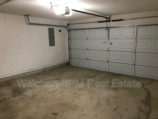 5616 Autumn Valley Dr in Memphis, TN - Building Photo - Building Photo